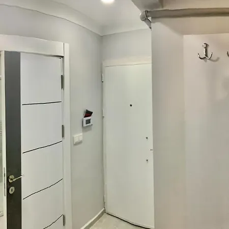 Sisli Meydanda 2+1 Asansorlu Luks Guvenlikli Daire * Istanbul
