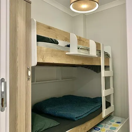 Sisli Meydanda 2+1 Asansorlu Luks Guvenlikli Daire Apartment
