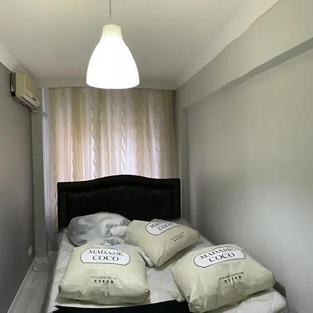 Apartment Sisli Meydanda 2+1 Asansorlu Luks Guvenlikli Daire