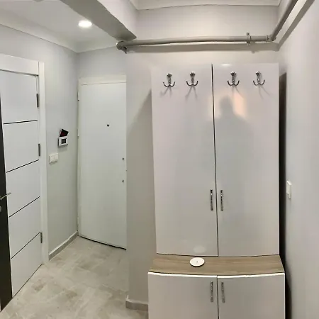 Sisli Meydanda 2+1 Asansorlu Luks Guvenlikli Daire Istanbul
