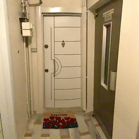 Apartment Sisli Meydanda 2+1 Asansorlu Luks Guvenlikli Daire *