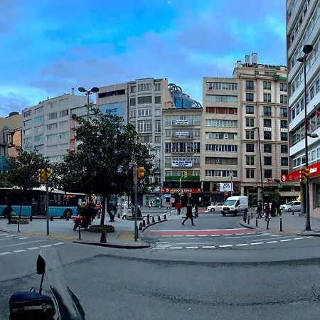 Apartment Sisli Meydanda 2+1 Asansorlu Luks Guvenlikli Daire *