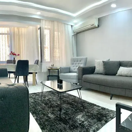 Apartment Sisli Meydanda 2+1 Asansorlu Luks Guvenlikli Daire